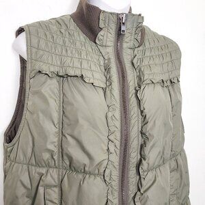 Sanctuary Couture olive green ruffled puffer vest. Size large